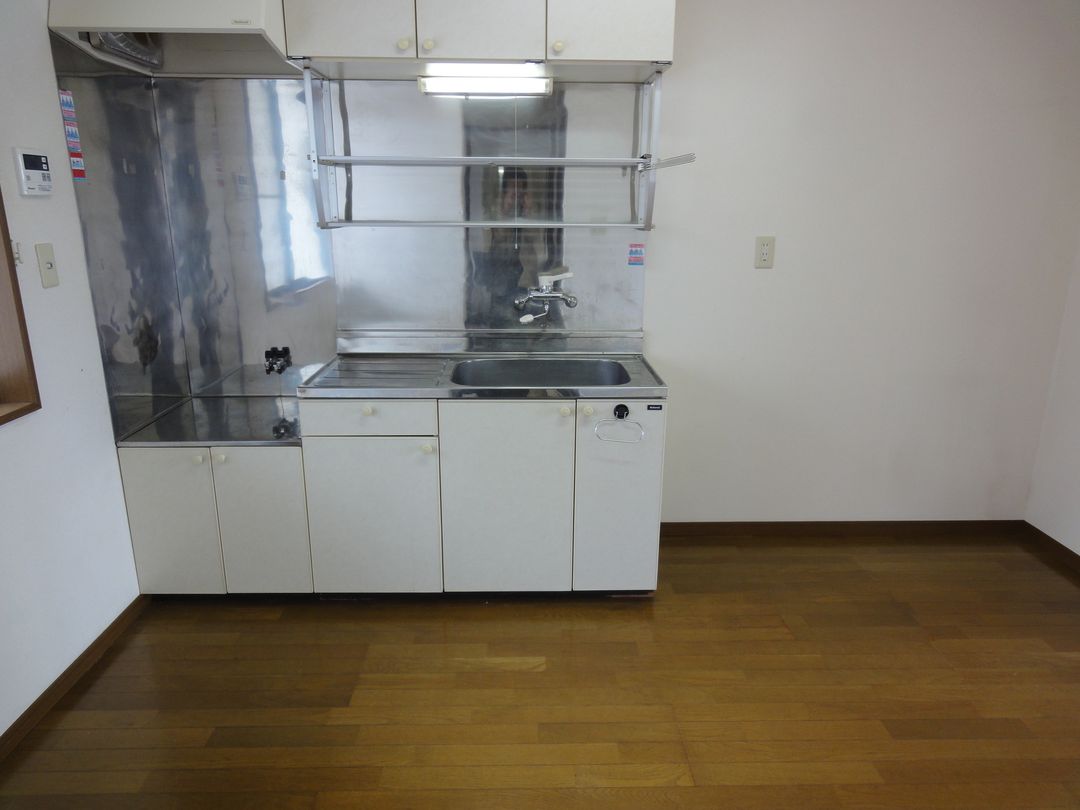 Rent 2DK Apartment in Nagaoka with Free Internet & Parking - Thumbnail 3