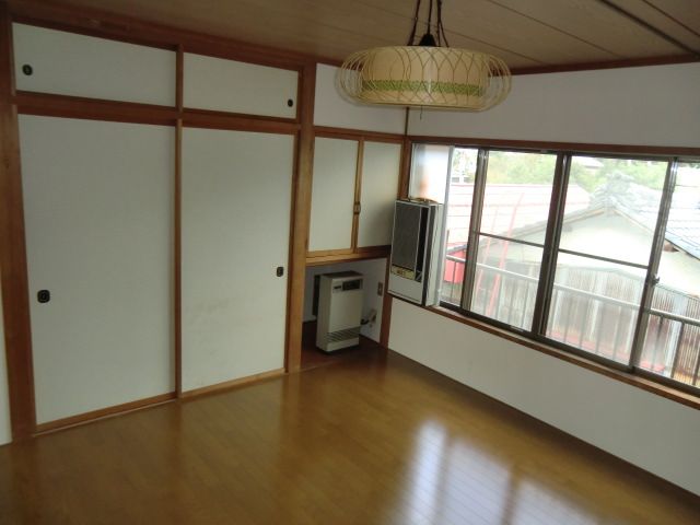 1K Apartment for Rent in Mitsuke, Niigata - No Deposit, No Key Money - Thumbnail 2
