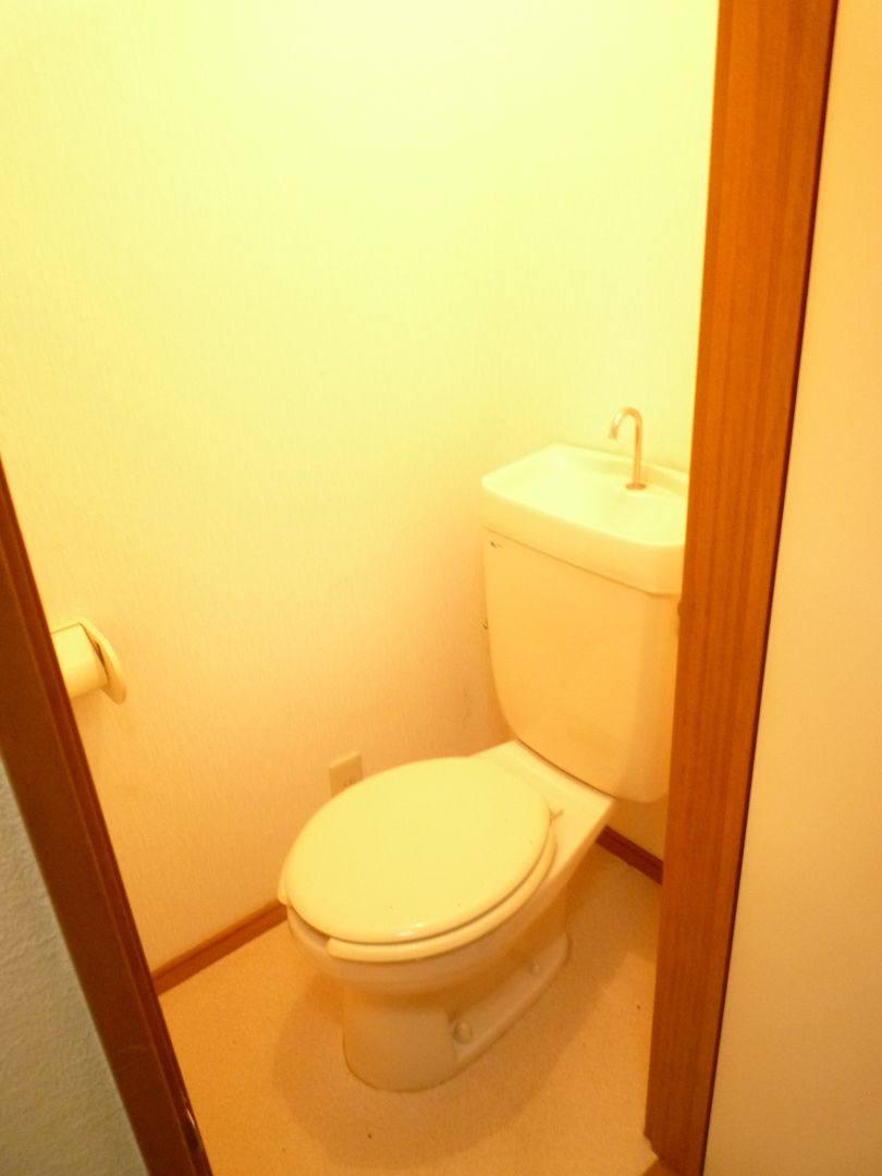 1K Apartment for Rent in Quiet Nagaoka Residential Area - Thumbnail 4