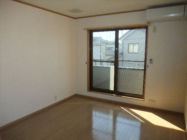 2DK Apartment for Rent in Kashiwazaki, Niigata - 52,000 Yen - Thumbnail 3