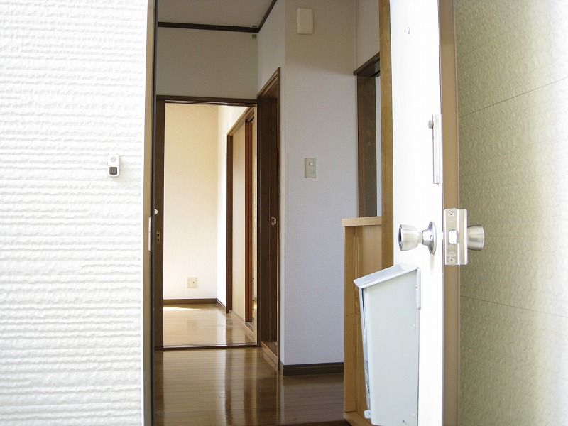 Polalis 202: 2DK Apartment for Rent in Kashiwazaki, Niigata - Thumbnail 2