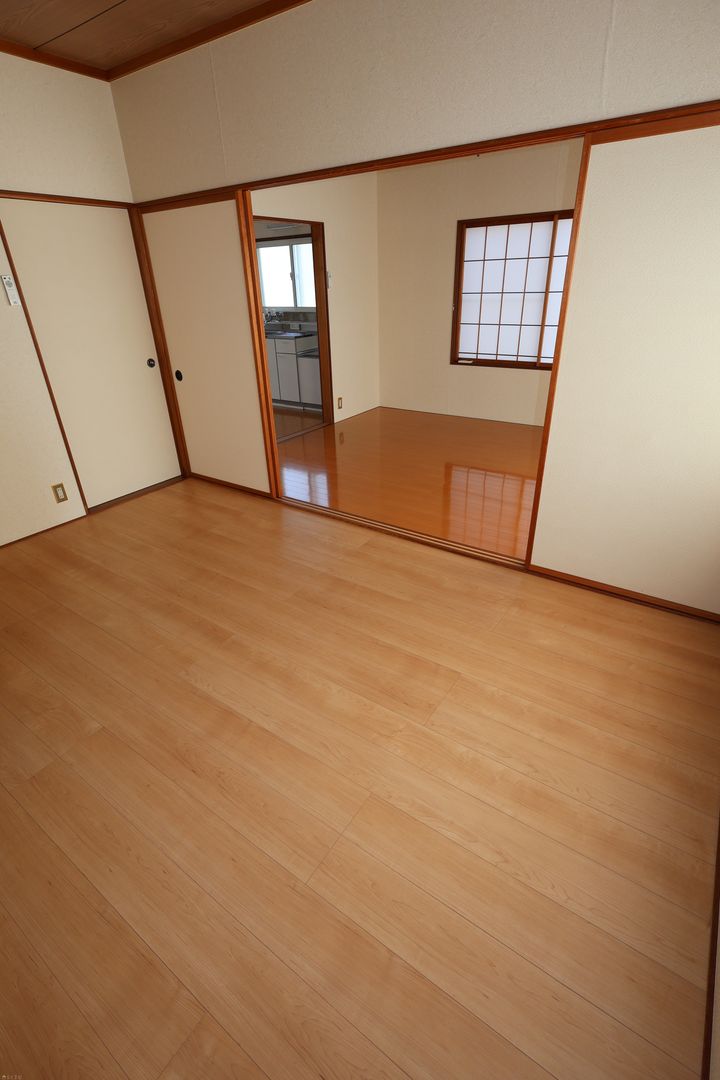 2LDK Apartment for Rent in Mitsuke, Niigata - Free Parking - Thumbnail 4