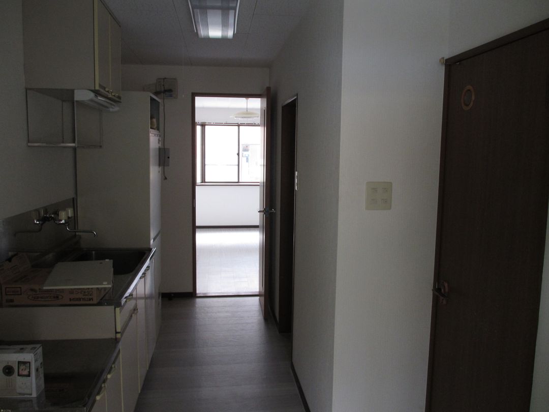 1K Apartment for Rent in Kashiwazaki, Niigata - 18,000 Yen - Thumbnail 4