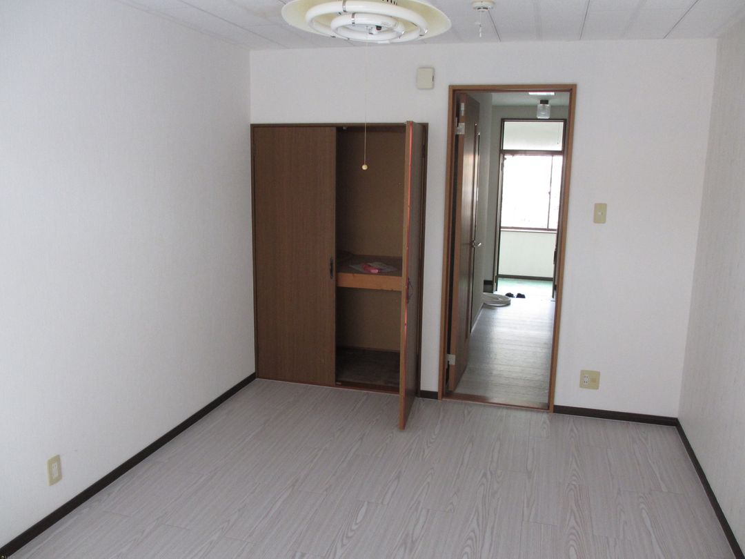 1K Apartment for Rent in Kashiwazaki, Niigata - 18,000 Yen - Thumbnail 2