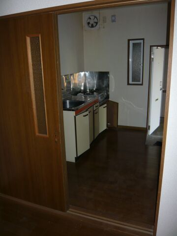 1K Apartment for Rent in Nagaoka, Niigata with Free Parking - Thumbnail 2