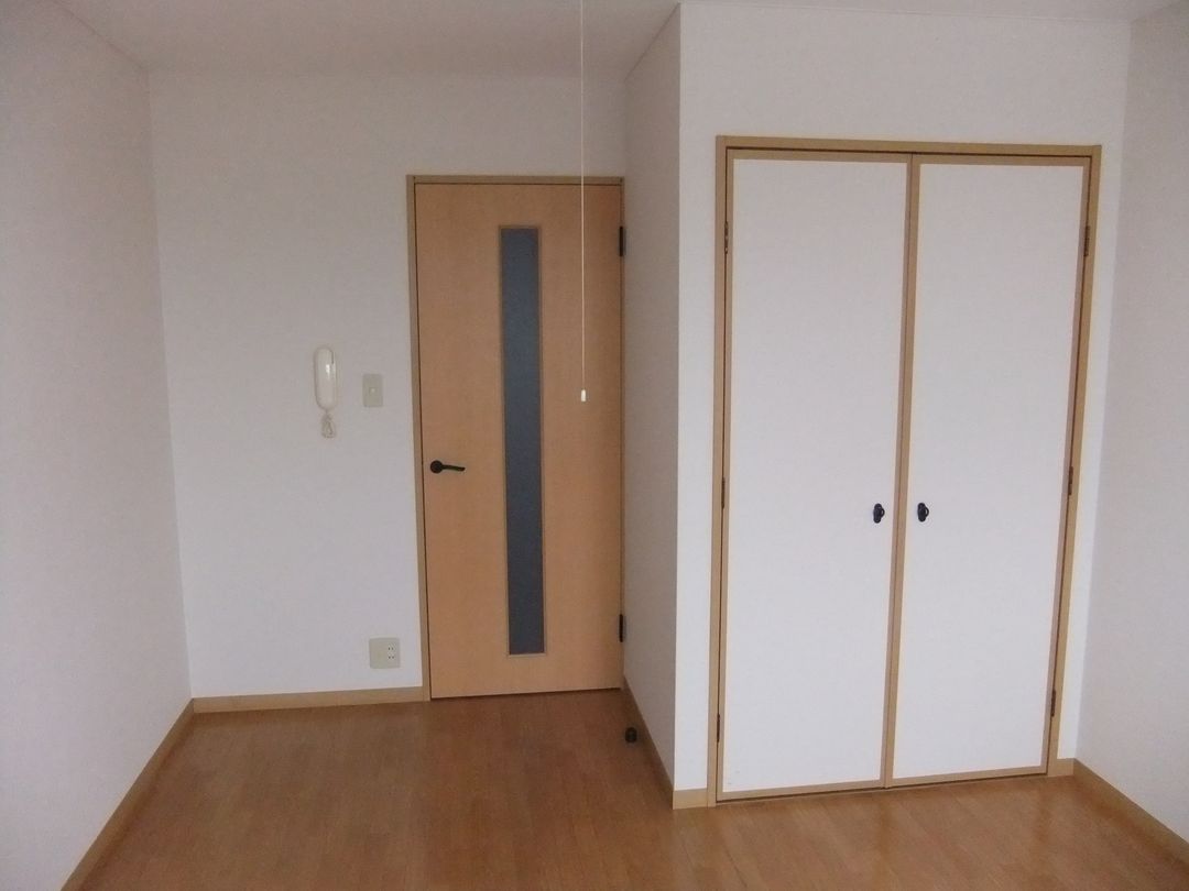 1K Apartment for Rent in Kashiwazaki, Niigata - 25,000 Yen - Thumbnail 4