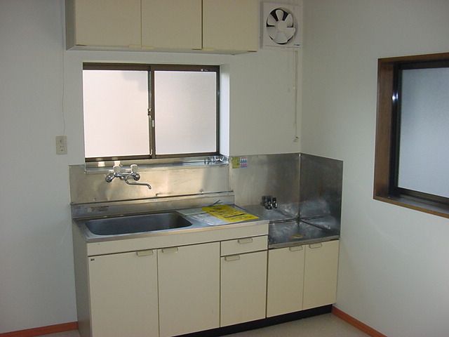 El Mezon 2DK Apartment for Rent in Nagaoka, Niigata - Thumbnail 2
