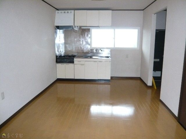 1LDK Apartment for Rent in Mitsuke City, Niigata - Thumbnail 4