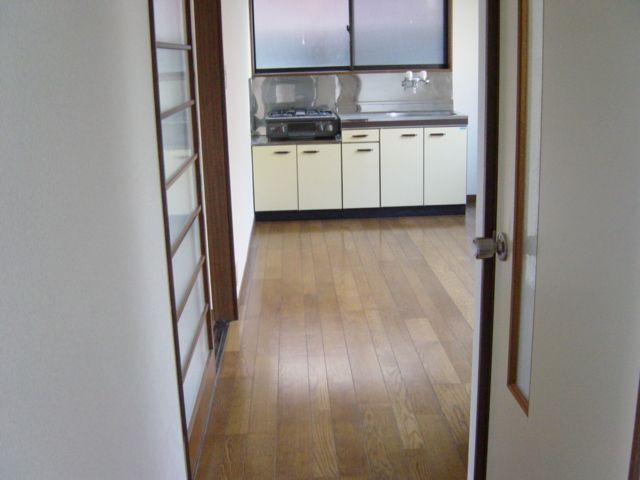 Sun Heights 2DK Apartment for Rent in Mitsuke, Niigata - Thumbnail 3