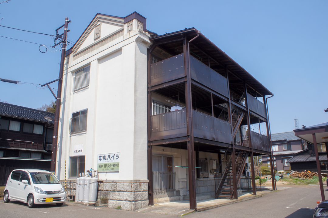 Renovated Warehouse Apartment in Nagaoka's Wajima Area - Thumbnail 3