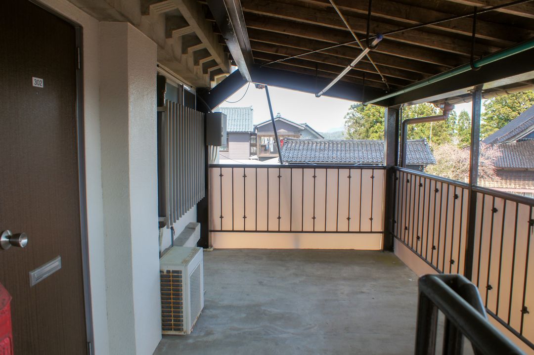 Renovated Warehouse Apartment in Nagaoka's Wajima Area - Thumbnail 4
