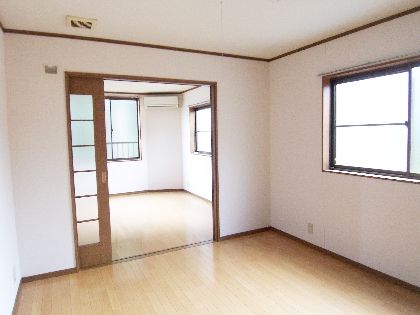 Sunleaf Handa I 3DK Apartment for Rent in Kashiwazaki - Thumbnail 2