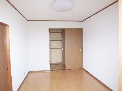 Sunleaf Handa I 3DK Apartment for Rent in Kashiwazaki - Thumbnail 4