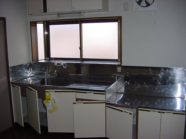 2LDK Apartment for Rent in Quiet Nagaoka Neighborhood - Thumbnail 2