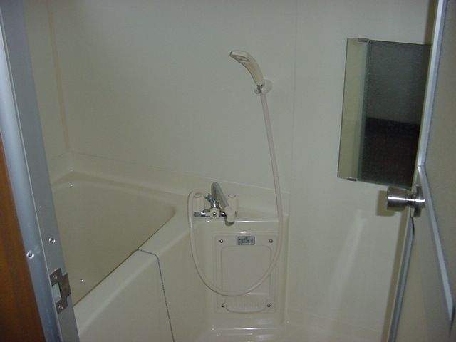 2LDK Apartment for Rent in Quiet Nagaoka Neighborhood - Thumbnail 4