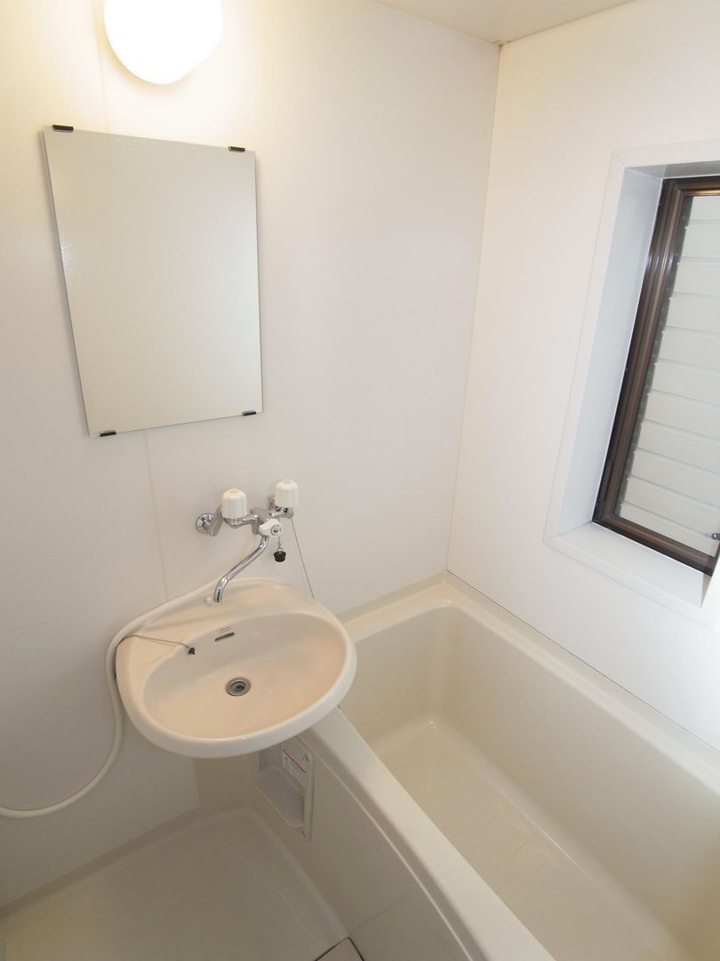 1K Apartment for Rent in Nagaoka, Niigata - 38,000 Yen - Thumbnail 3