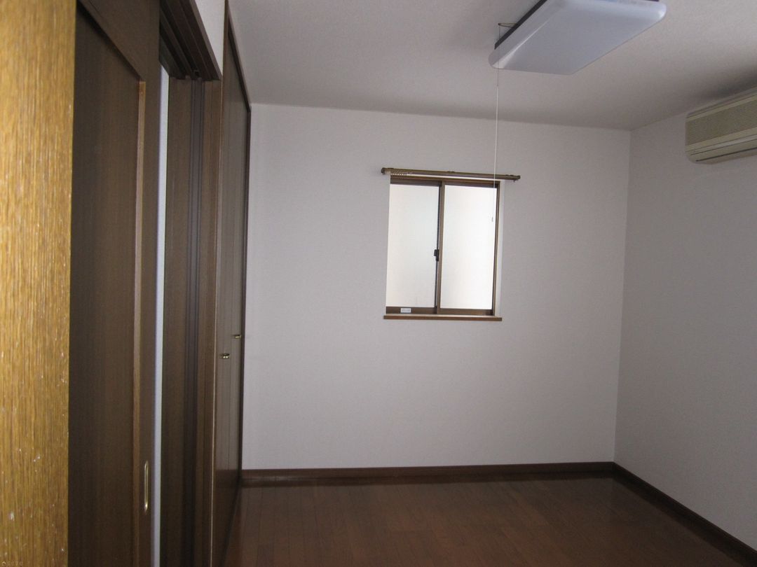 2DK Apartment for Rent in Joetsu, Niigata - 43,000 yen - Thumbnail 2