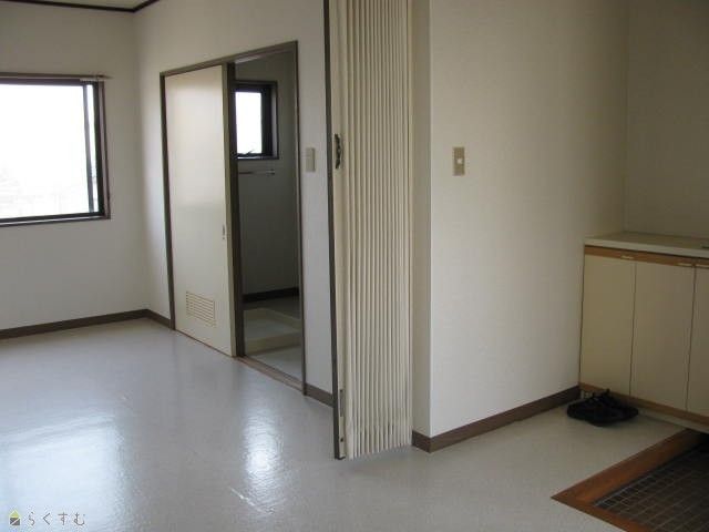 White Heim Tokiwa 302 Apartment for Rent in Nagaoka, Niigata - Thumbnail 2