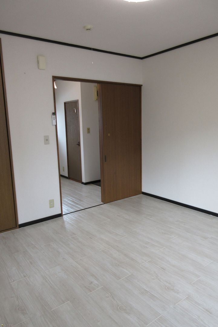 1K Apartment for Rent in Nagaoka, Niigata - Cosmo Heights Nagamine - Thumbnail 2