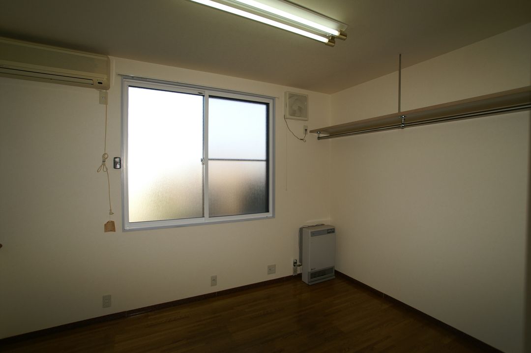 1K Apartment for Rent in Nagaoka, Niigata - Liberty House - Thumbnail 3
