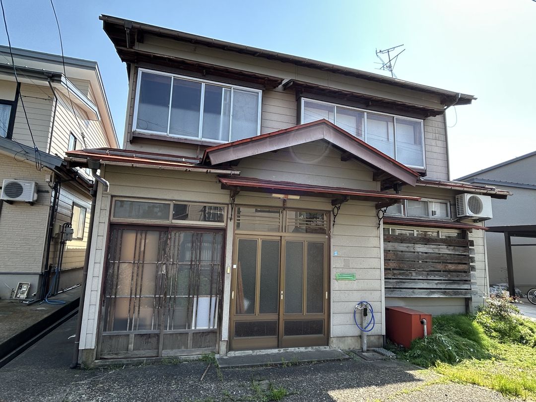 Rent 6DK Detached House in Joetsu, Niigata - No Deposit - Image 1