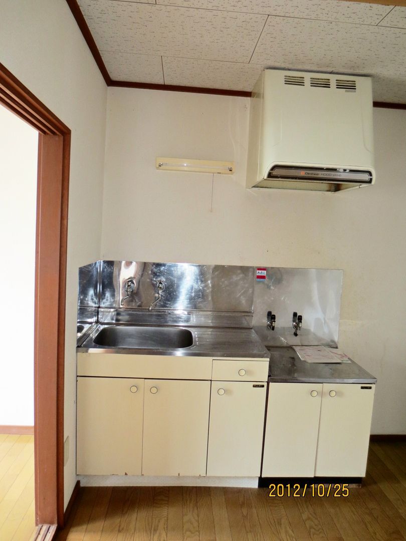 1K Apartment for Rent in Nagaoka, Niigata - Near Nagaoka Station - Thumbnail 3