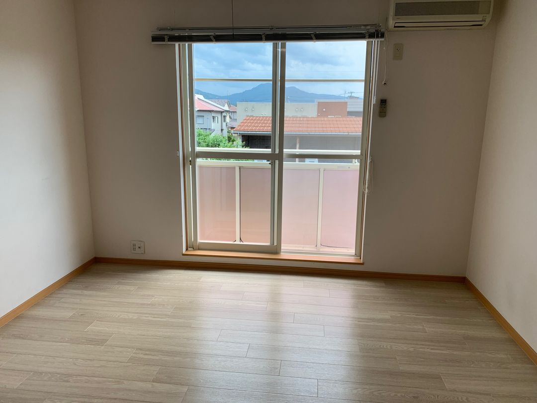 1K Loft Apartment for Rent in Nagaoka, Niigata - 44,000 JPY - Thumbnail 3