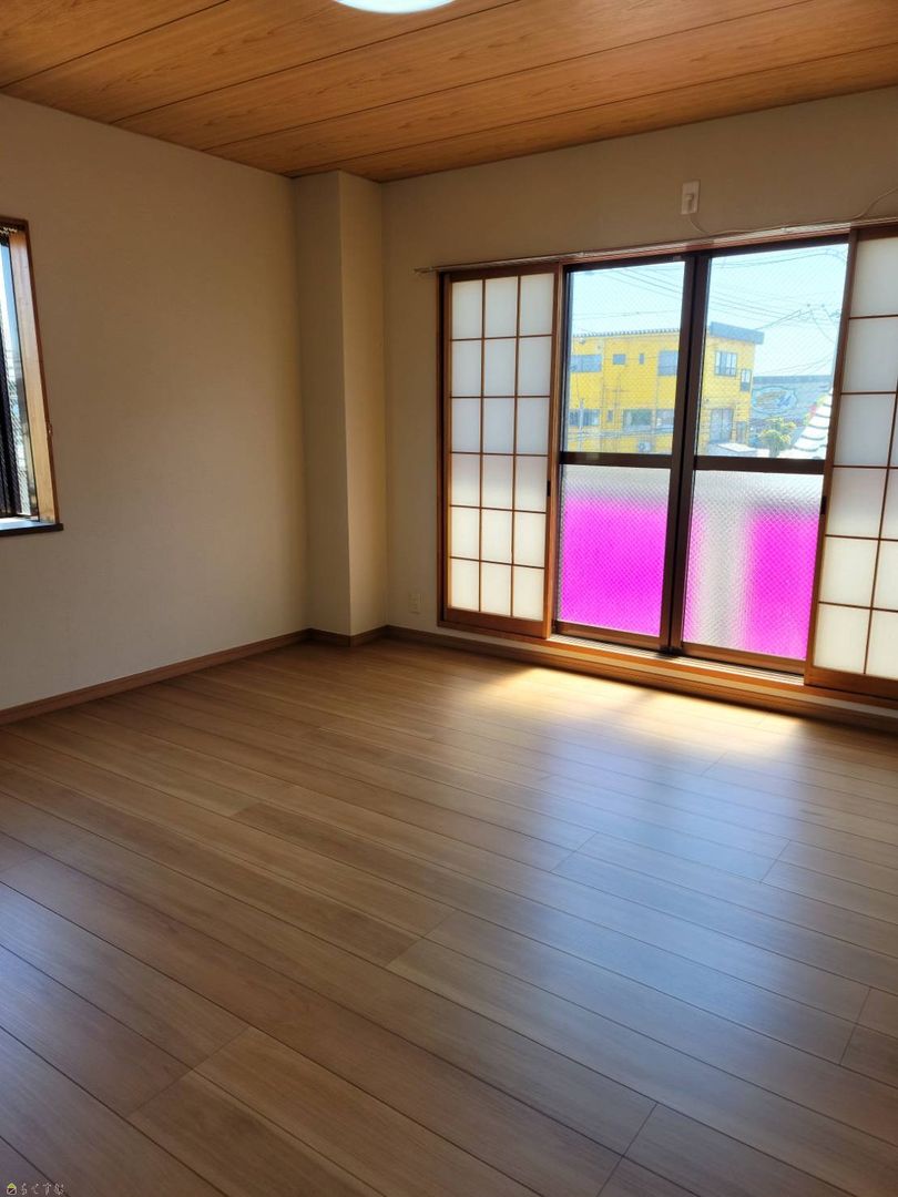 Renovated 2DK Apartment for Rent in Mitsuke, Niigata - Thumbnail 2
