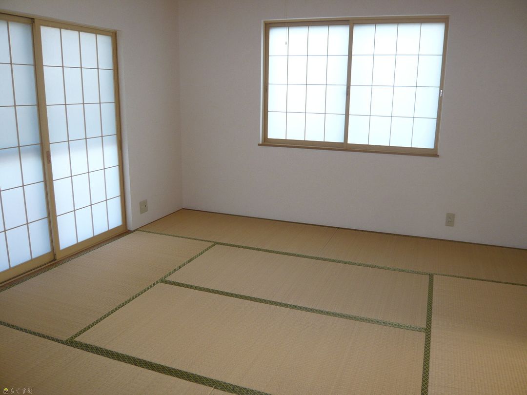 West Palace 2DK Apartment for Rent in Mitsuke, Niigata - Thumbnail 3