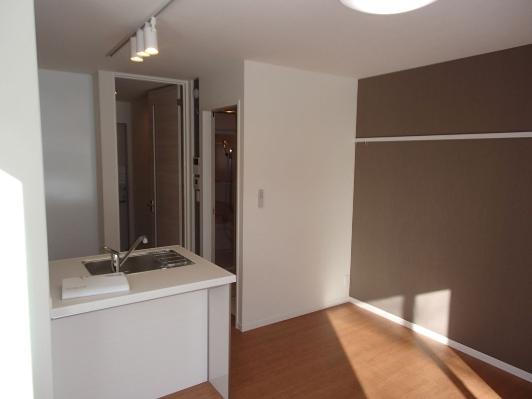 Rent 1R Apartment in Kashiwazaki with Sunroom & Free WiFi - Thumbnail 4