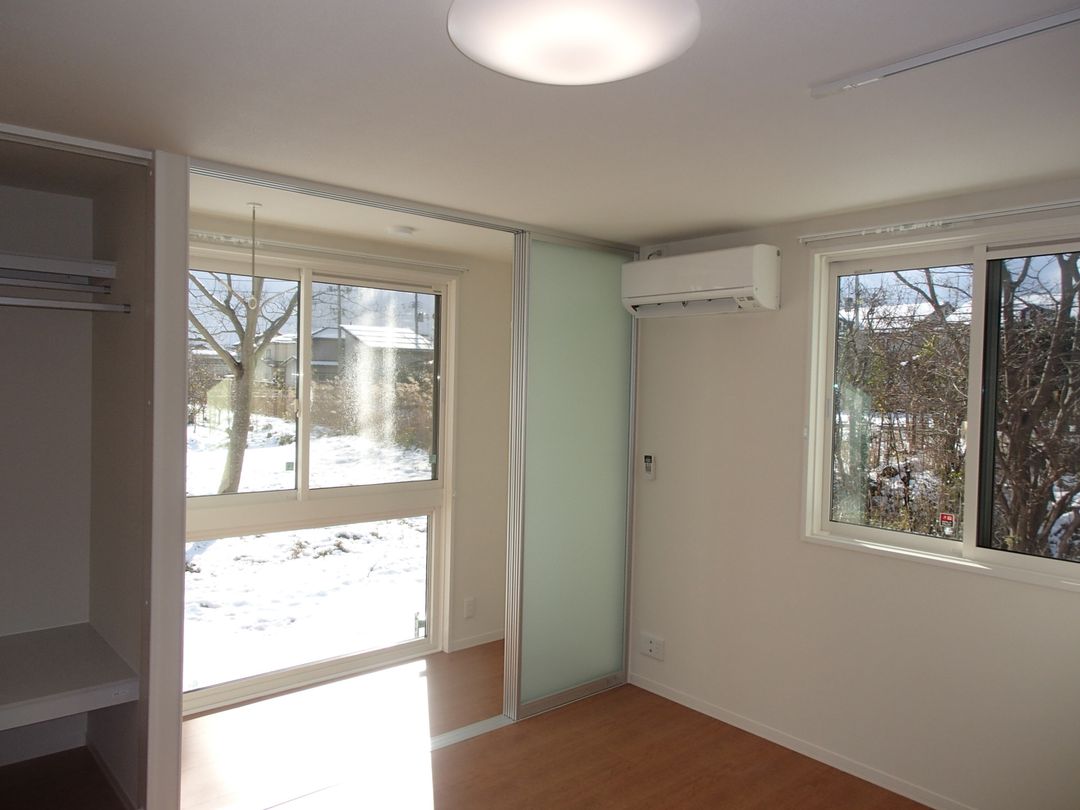 Rent 1R Apartment in Kashiwazaki with Sunroom & Free WiFi - Thumbnail 2