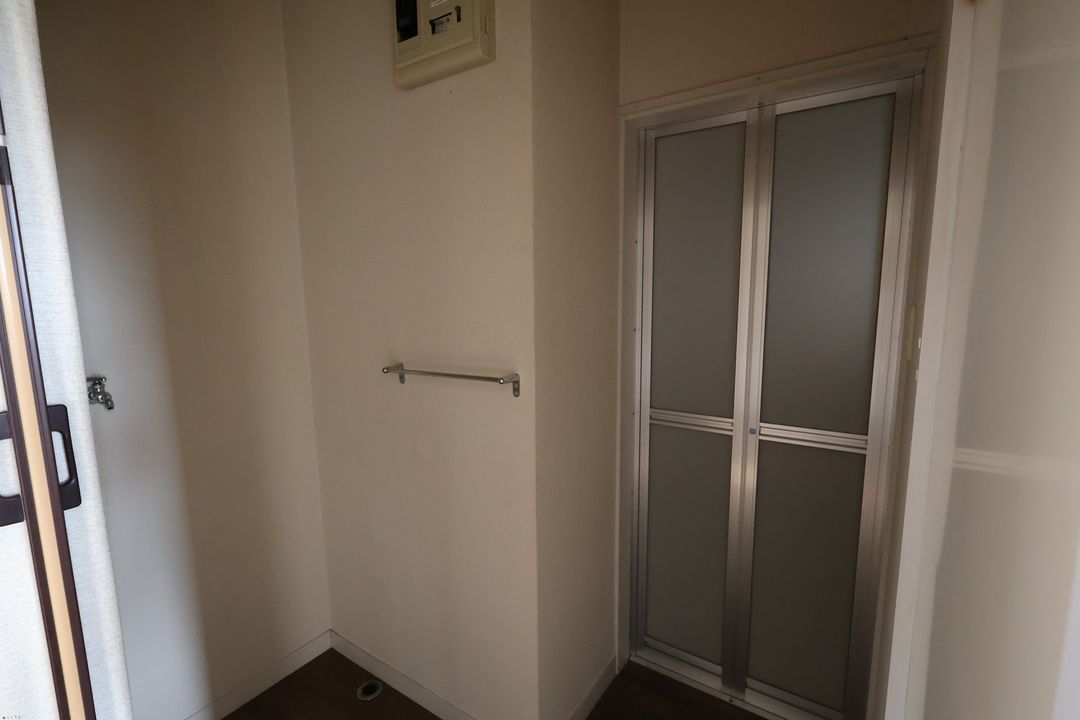 Rent 2DK Apartment in Mitsuke, Niigata - Quiet Area, No Key Money - Thumbnail 2