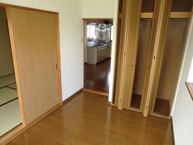 2DK Apartment for Rent in Mitsuke, Niigata - 40,000 Yen - Thumbnail 2