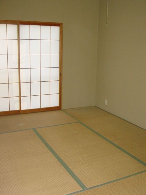 2DK Apartment for Rent in Mitsuke, Niigata - 40,000 Yen - Thumbnail 4