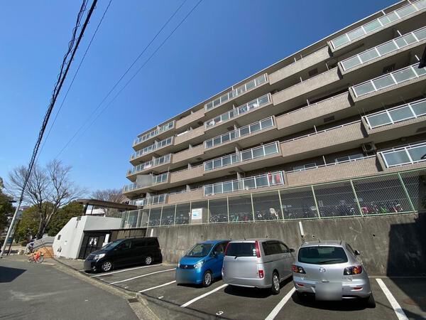 2LDK Apartment for Sale in Nishiterao, Yokohama, Kanagawa - Thumbnail 2