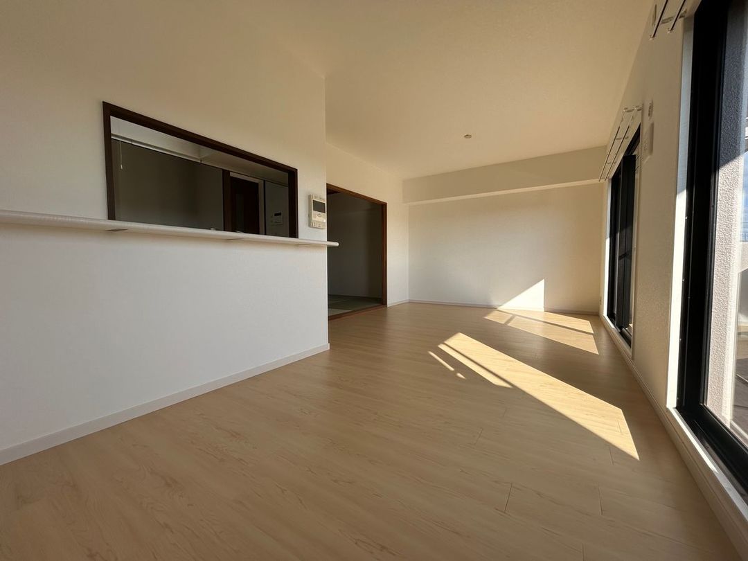 3LDK Apartment for Sale in Fukutsu City, Fukuoka - Thumbnail 2
