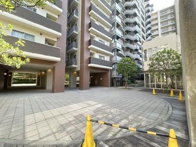 2SLDK Apartment for Sale in Ikeda City, Osaka — Front_door, Ikeda, Osaka