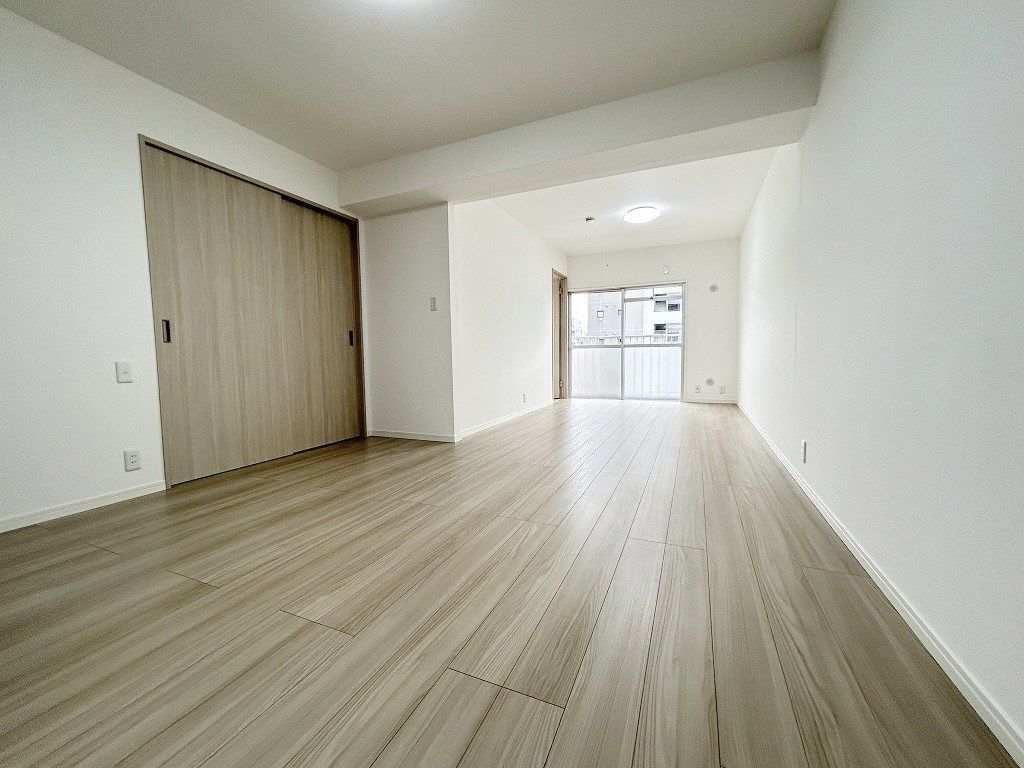 2LDK Apartment for Sale in Hakata-ku, Fukuoka City - Thumbnail 2