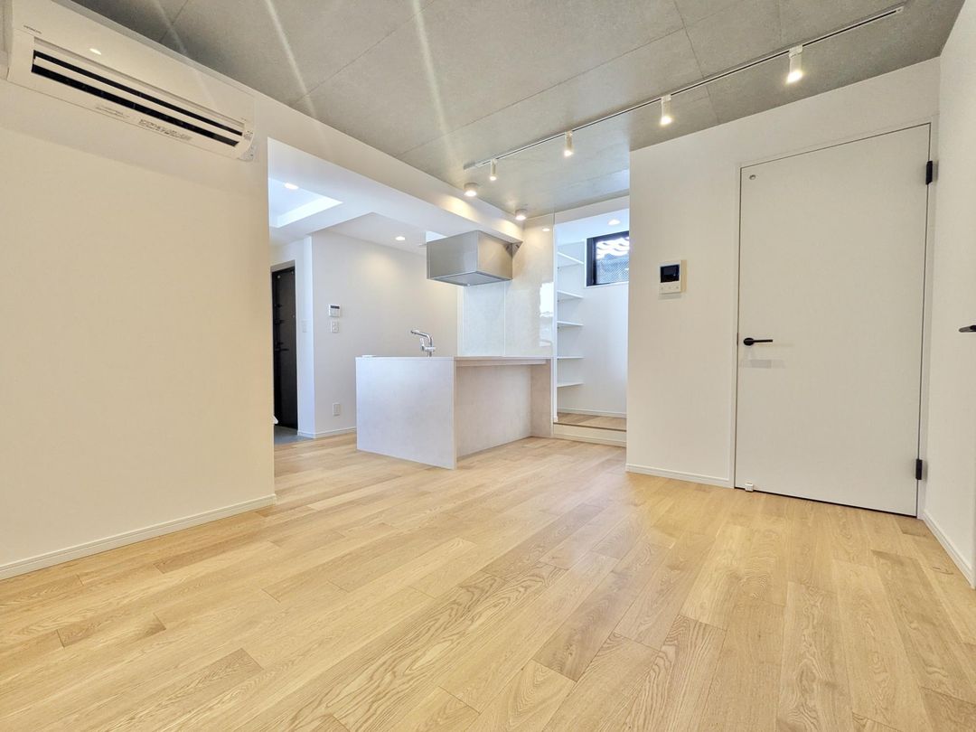 Modern 1LDK Apartment in Togoshi, Shinagawa - Thumbnail 4