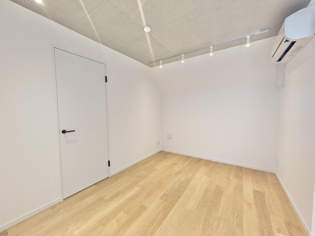 Modern 1LDK Apartment in Togoshi, Shinagawa - Thumbnail 3