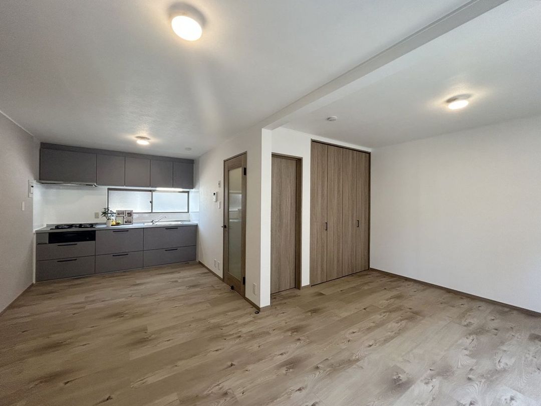4SLDK Used House for Sale in Moriguchi City, Osaka - Thumbnail 2