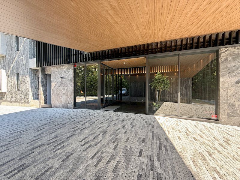 New 2LDK Apartment Near Karuizawa Station with Private Garden - Thumbnail 3