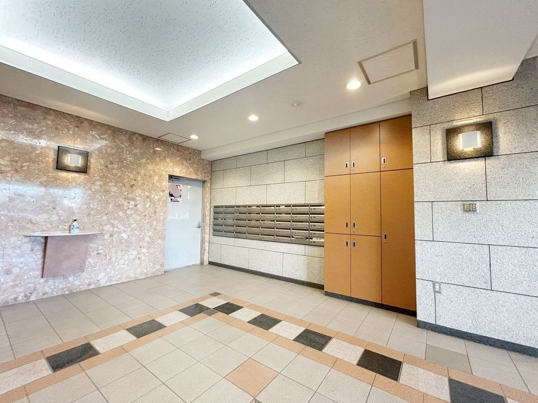 1LDK Apartment for Sale in Setagaya, Tokyo - 39.71m² - Thumbnail 2