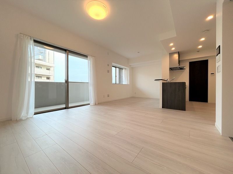 3LDK Apartment for Sale in Minami-ku, Fukuoka - Thumbnail 2