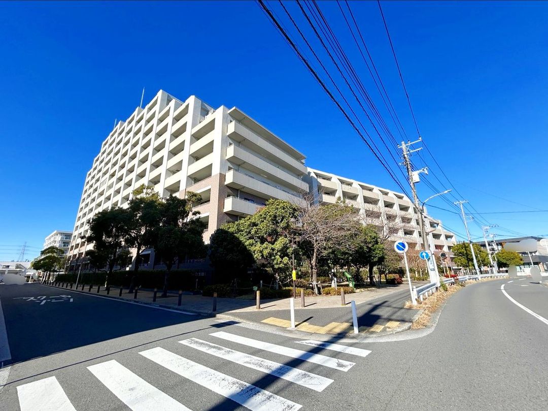3LDK Apartment near Konandai Station, Yokohama with Landmark Tower View - Thumbnail 2