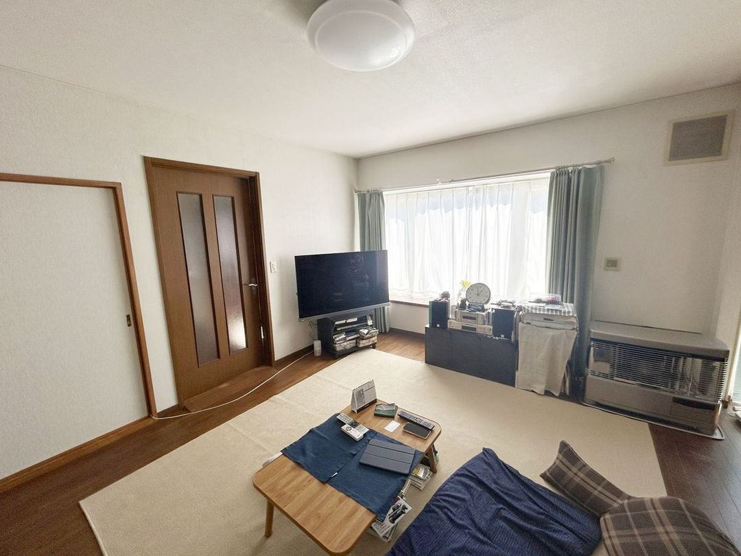 Used 4LDK House in Toyohira-ku, Sapporo with 107.83 sqm - Thumbnail 2