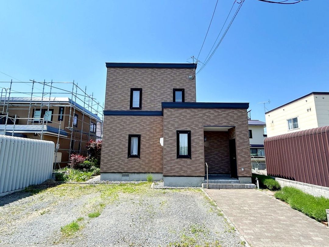 5LDK House for Sale in Ebetsu, Hokkaido - 136.21 sqm - Thumbnail 2