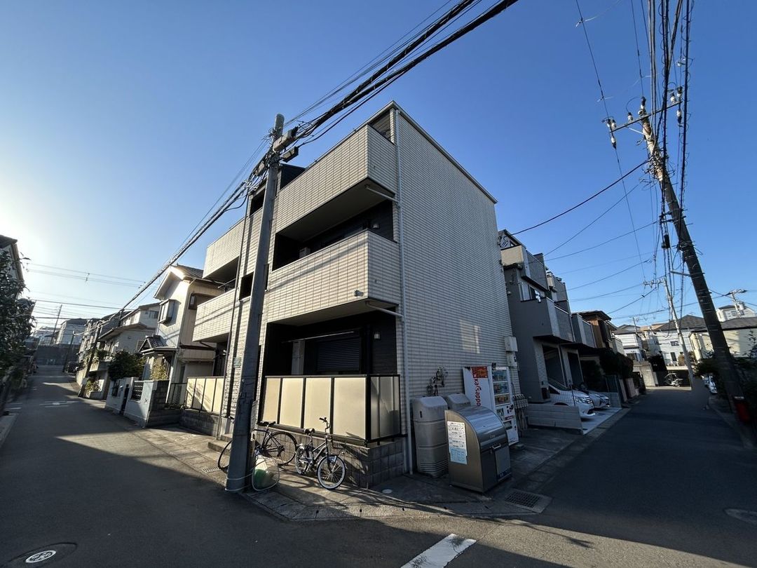 Arune Maehara 6-Unit Apartment Building for Sale in Funabashi - Thumbnail 3