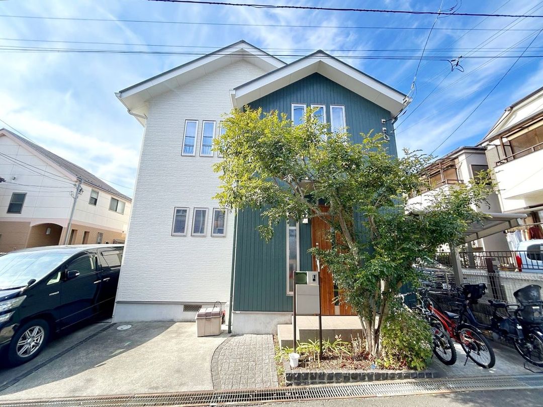 4LDK Detached House in Hino, Tokyo - 115.42 sqm, Built 2014 - Thumbnail 2