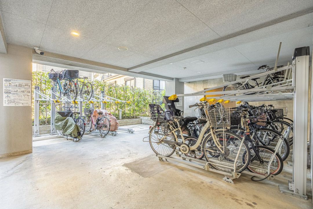 3LDK Apartment for Sale in Nishi Ward, Yokohama - Thumbnail 2